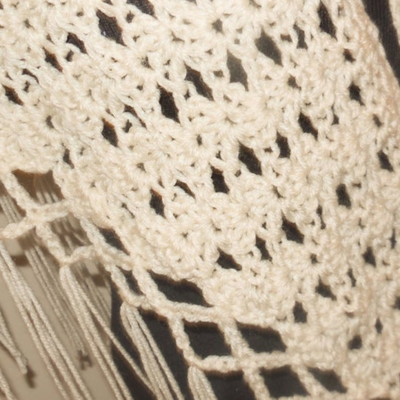 Crochet Shawl Long Fringe Scarf Triangle Handmade - Picture 4 of 7